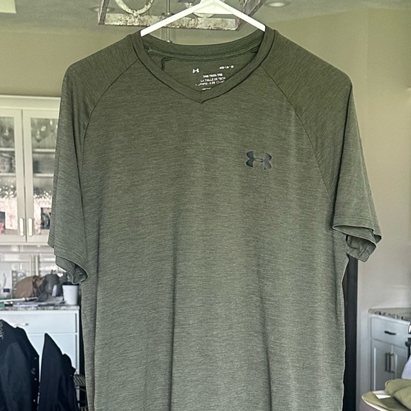 Under Armour Tech Shirt - Picture 1 of 5